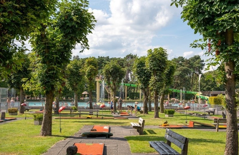 Camping met minigolf