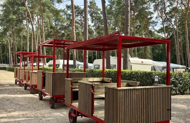 Familiepark goolderheide treintje voor ophaalparade 5