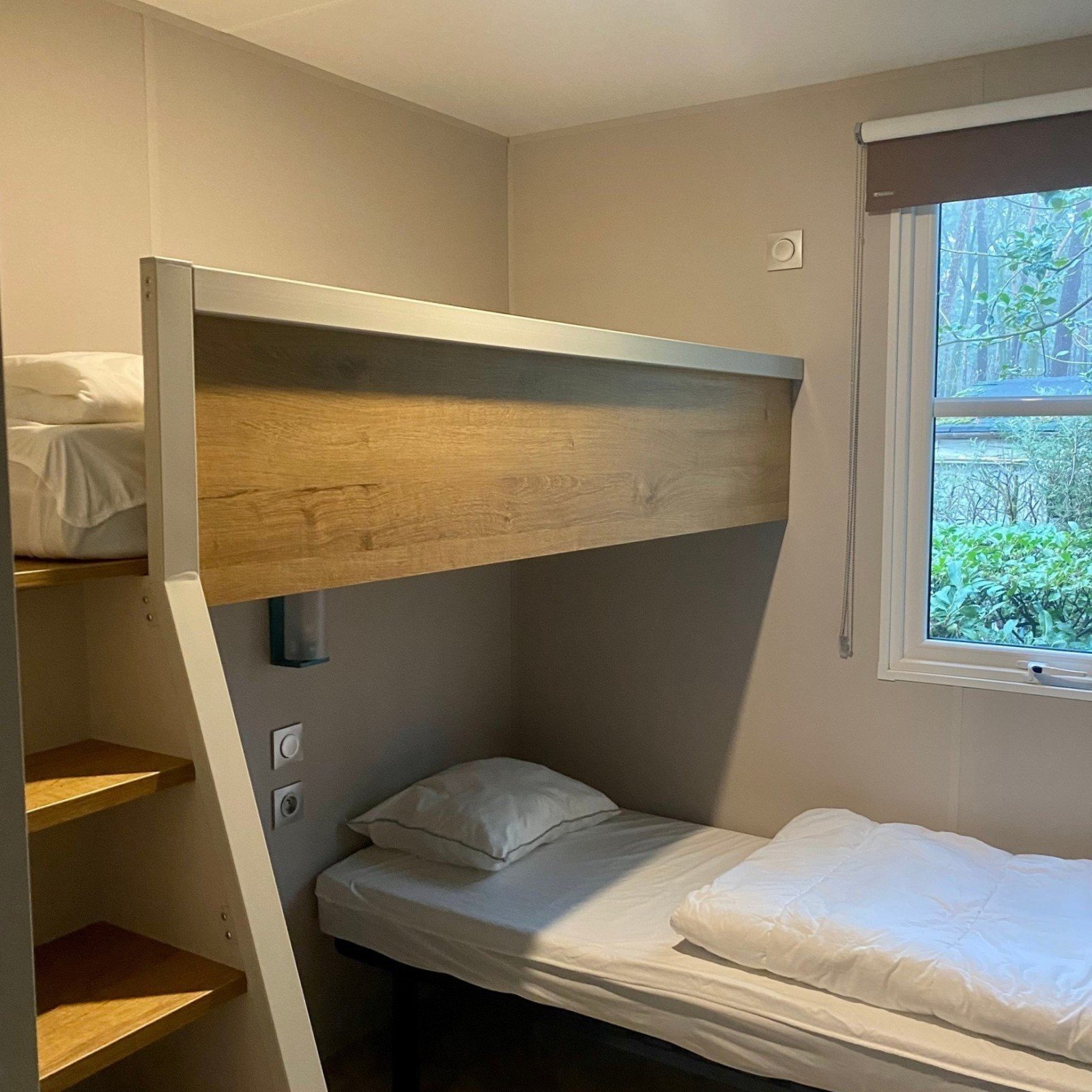 Goolderheide stacaravan extra luxe 6 personen slaapkamer hoogslaper 3