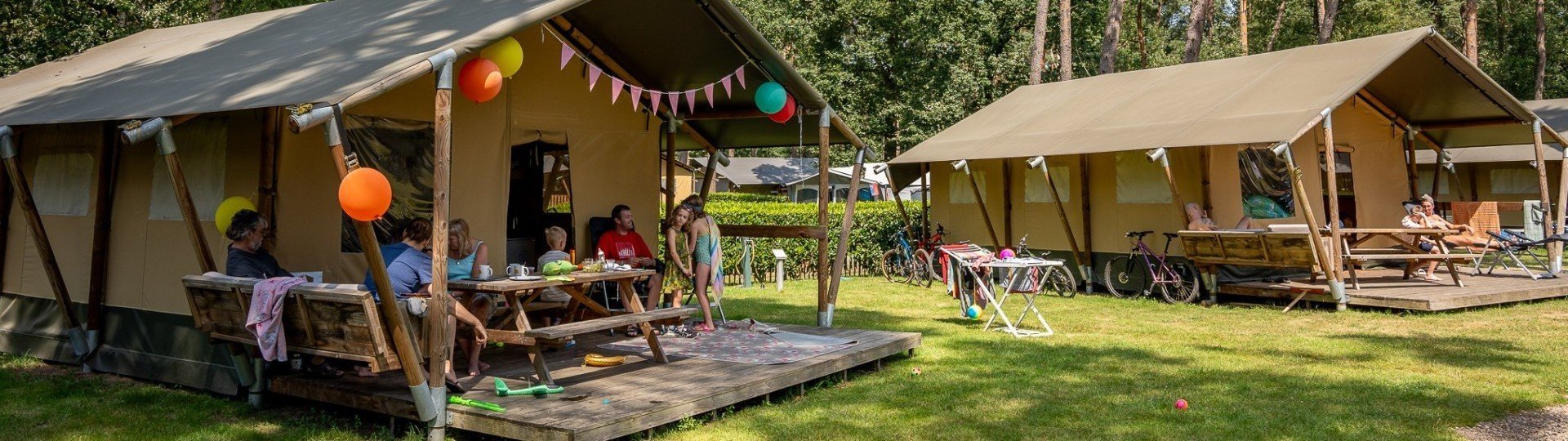 Safaritent 6 pers met sanitair 2