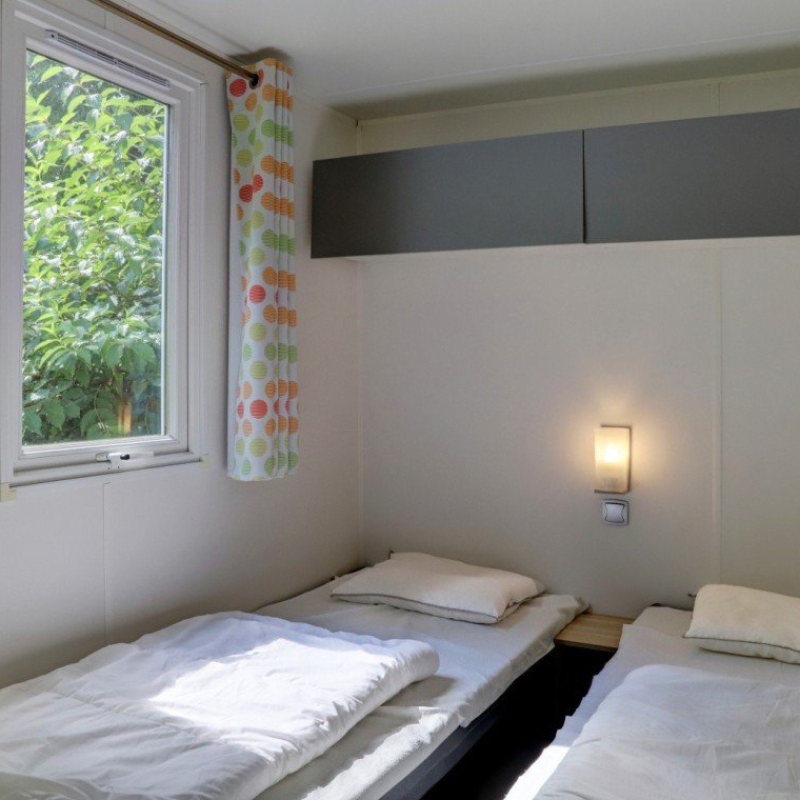 Stacaravan luxe 6 personen slaapkamer 2
